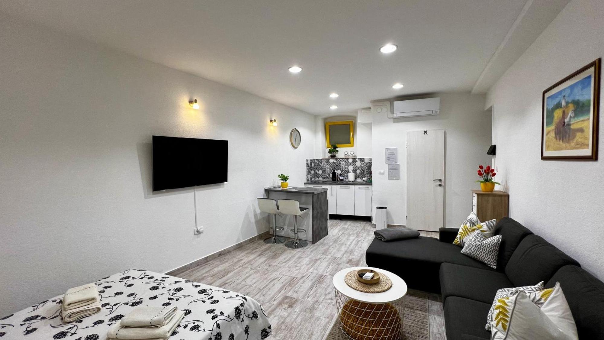 Studio De Mare โรวีน ภายนอก รูปภาพ