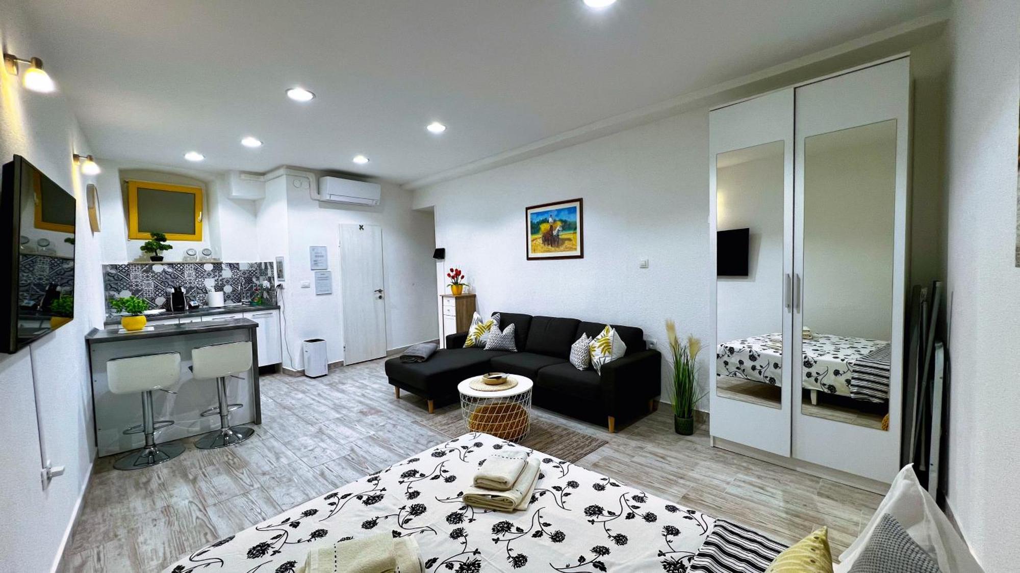 Studio De Mare โรวีน ภายนอก รูปภาพ